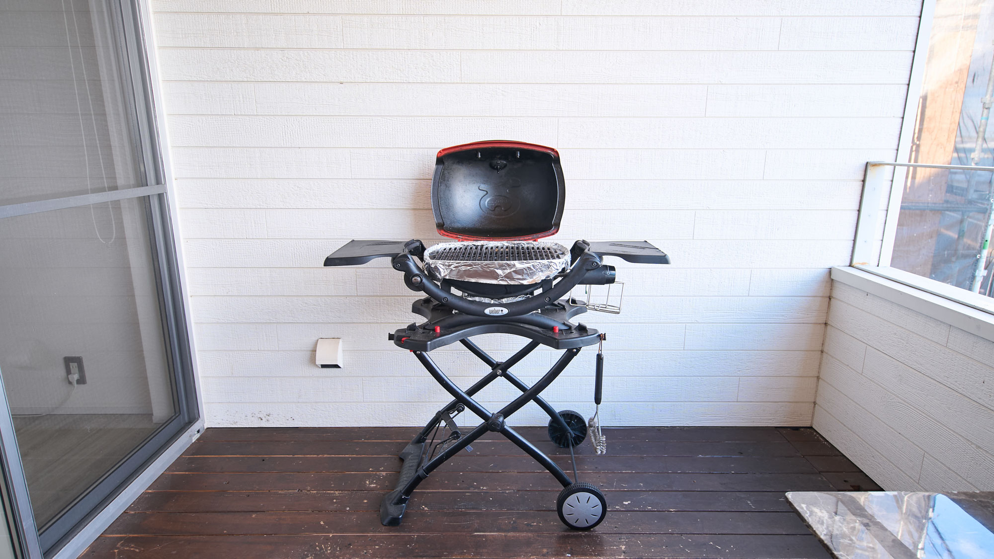 テラスでガス式コンロでBBQも可能（BBQ機材レンタルセット有り）