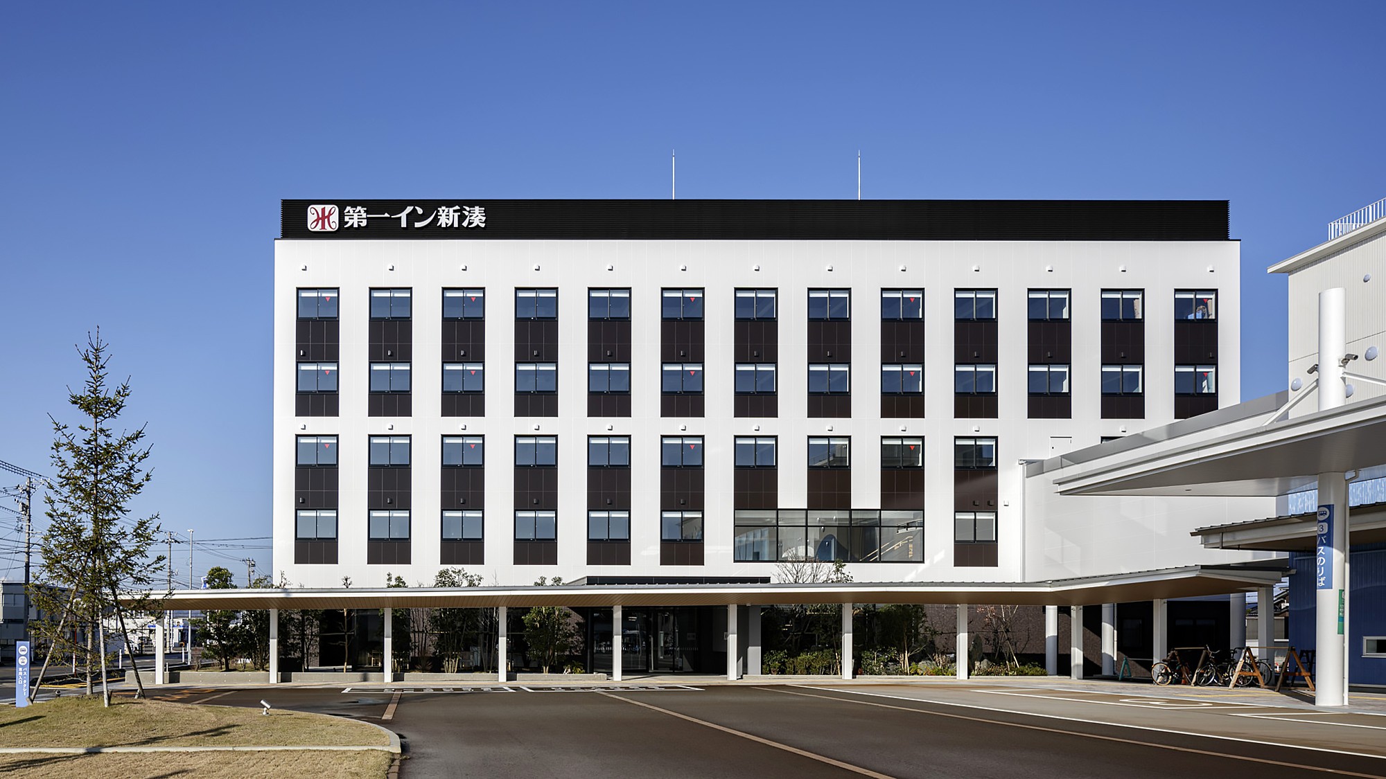 第一イン新湊　外観