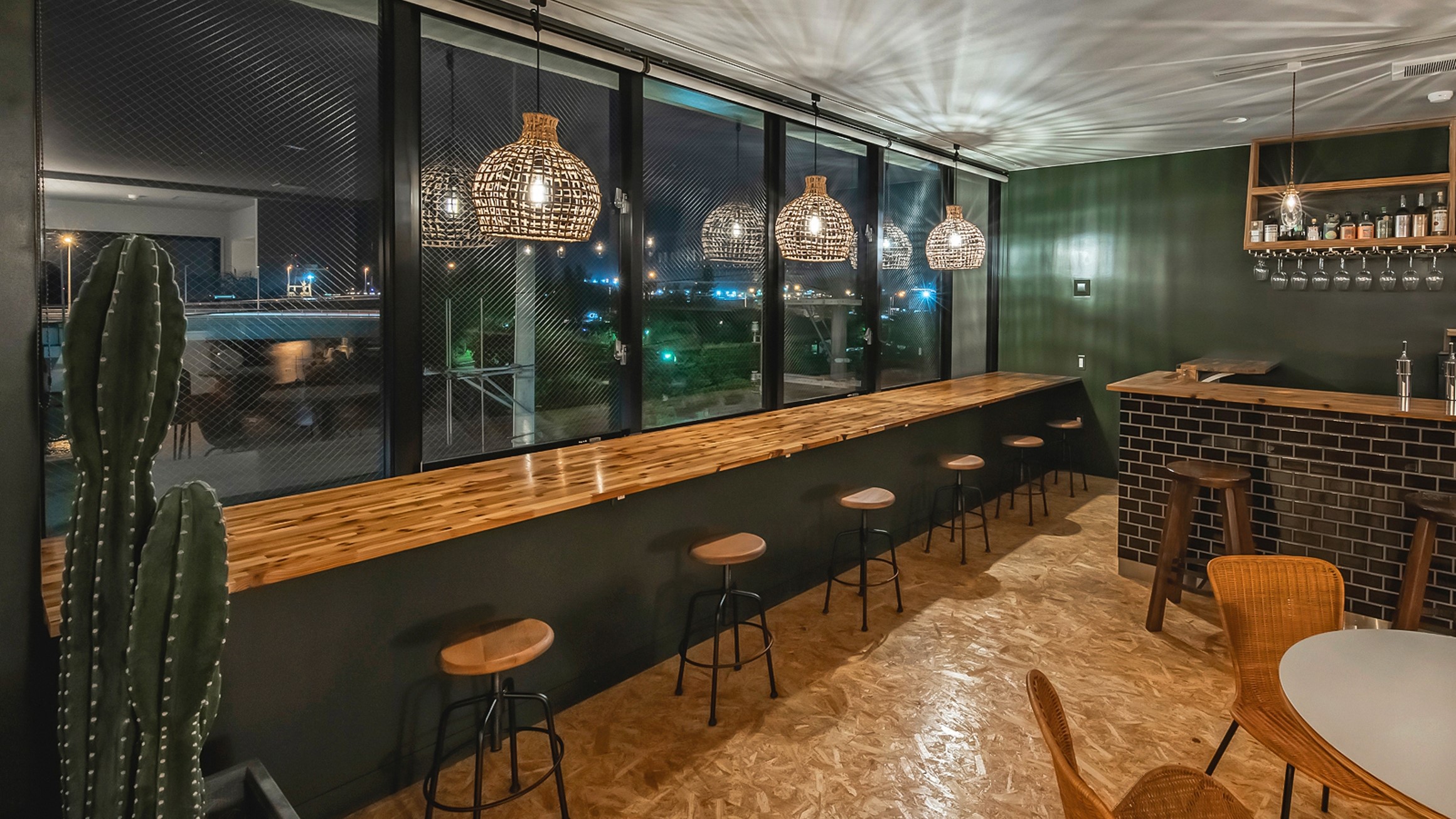 4Fバーラウンジ"シーバーラウンジ"店内夜