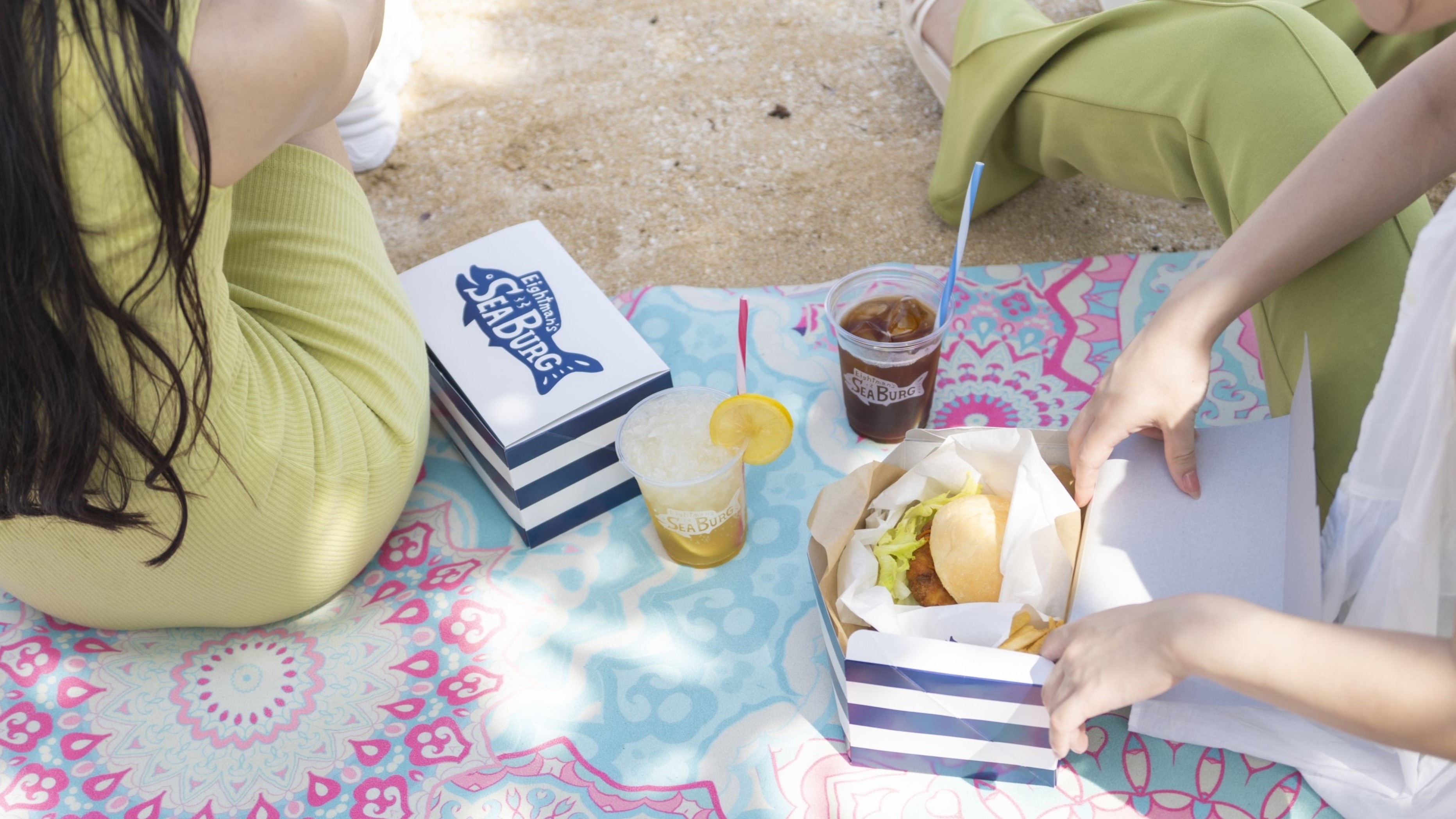 ビーチでテイクアウト