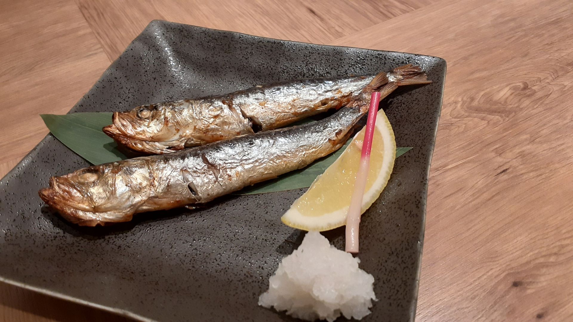 夕食メニュー：イワシの丸干し焼き