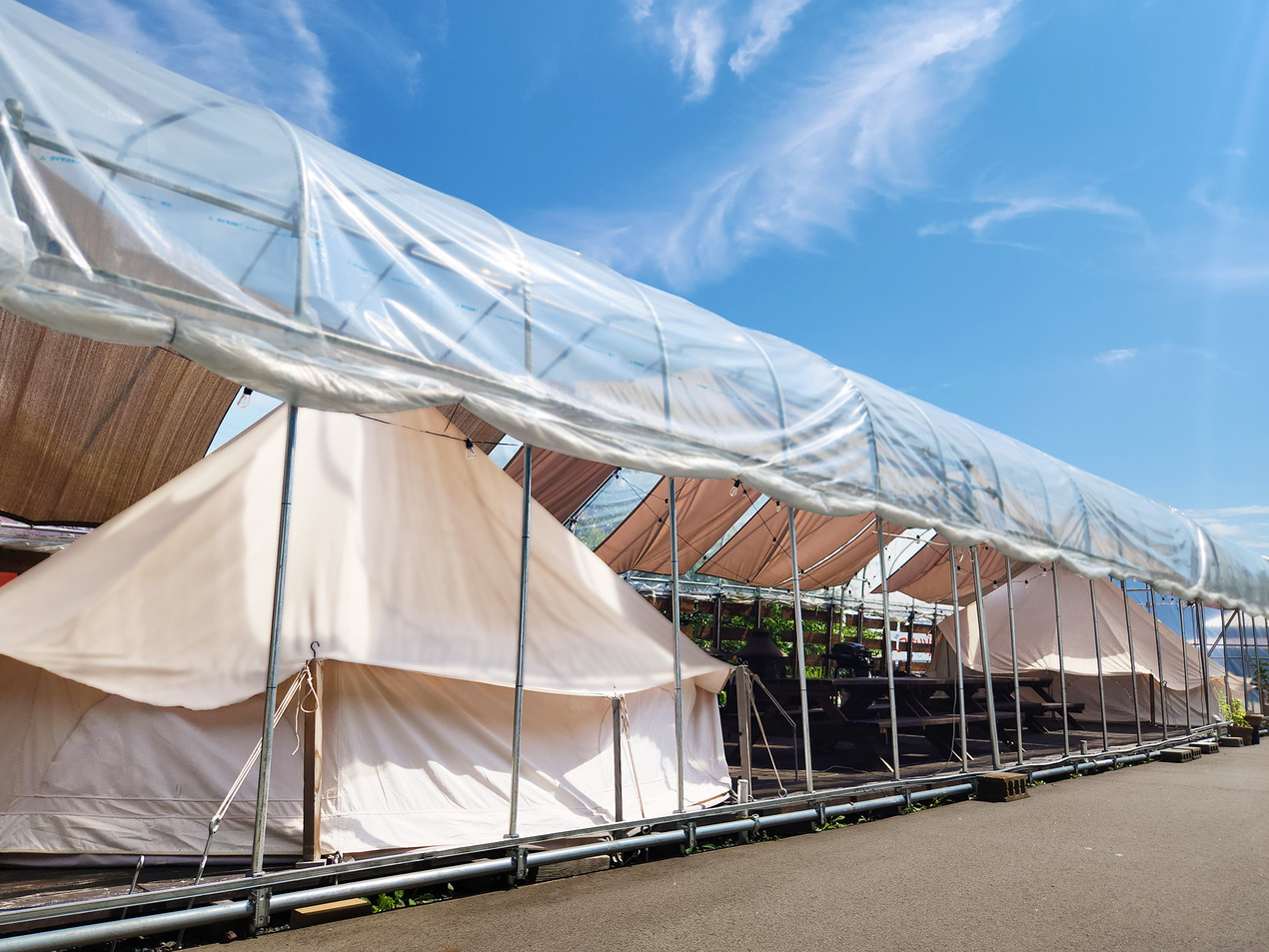 コットンテント２棟+屋根付きBBQスペース