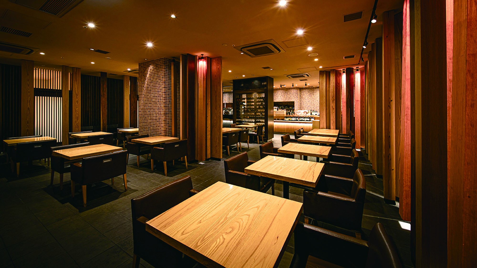 レストラン地下1階