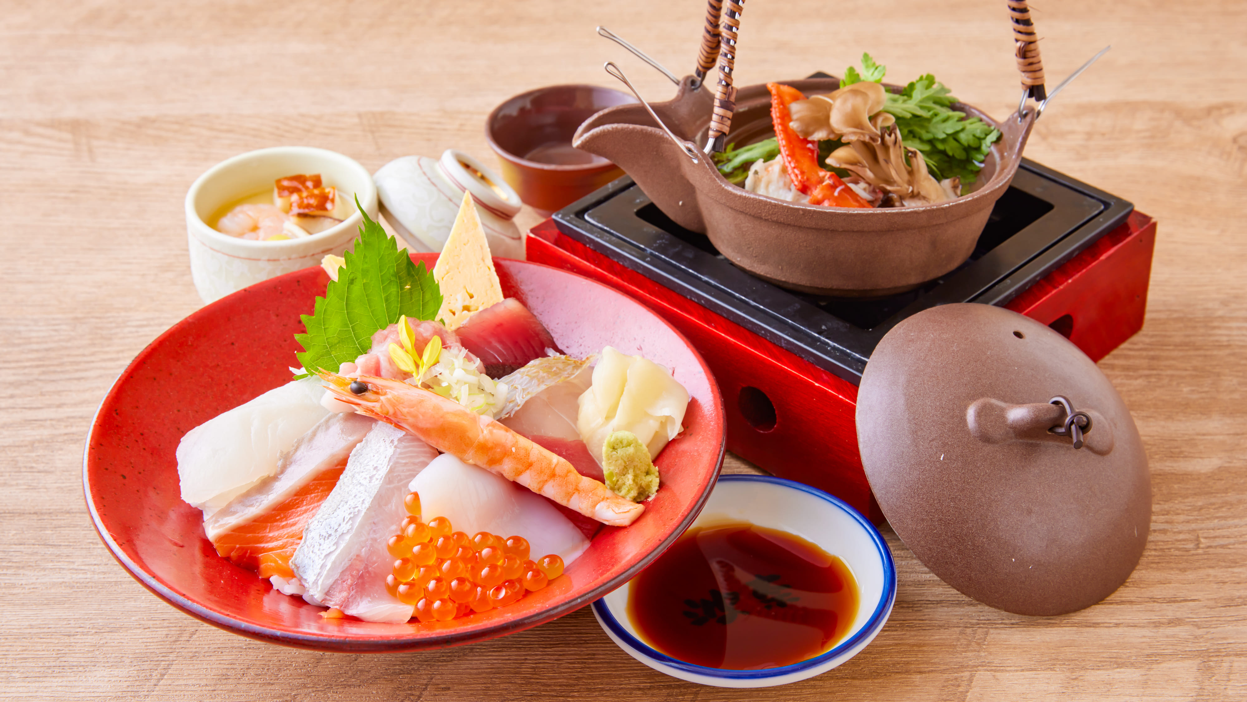 【朝食イメージ】約10種類の彩り豊かなネタを使用した海鮮丼♪