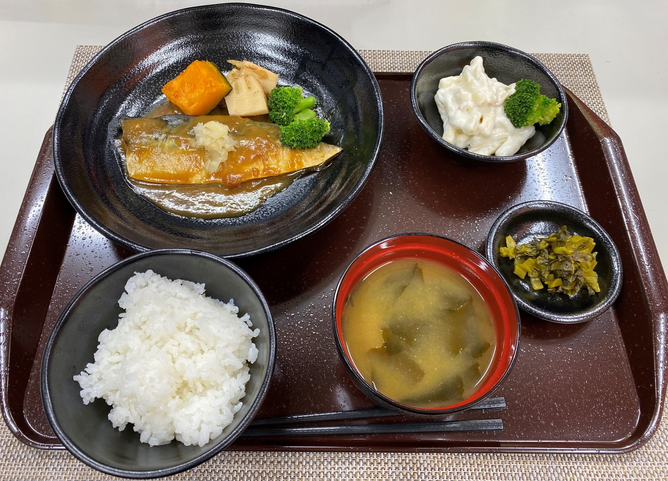 【朝夕食付プラン】☆超特価夕食付☆彡天然温泉！和洋朝食バイキング！駐車場完備無料！☆