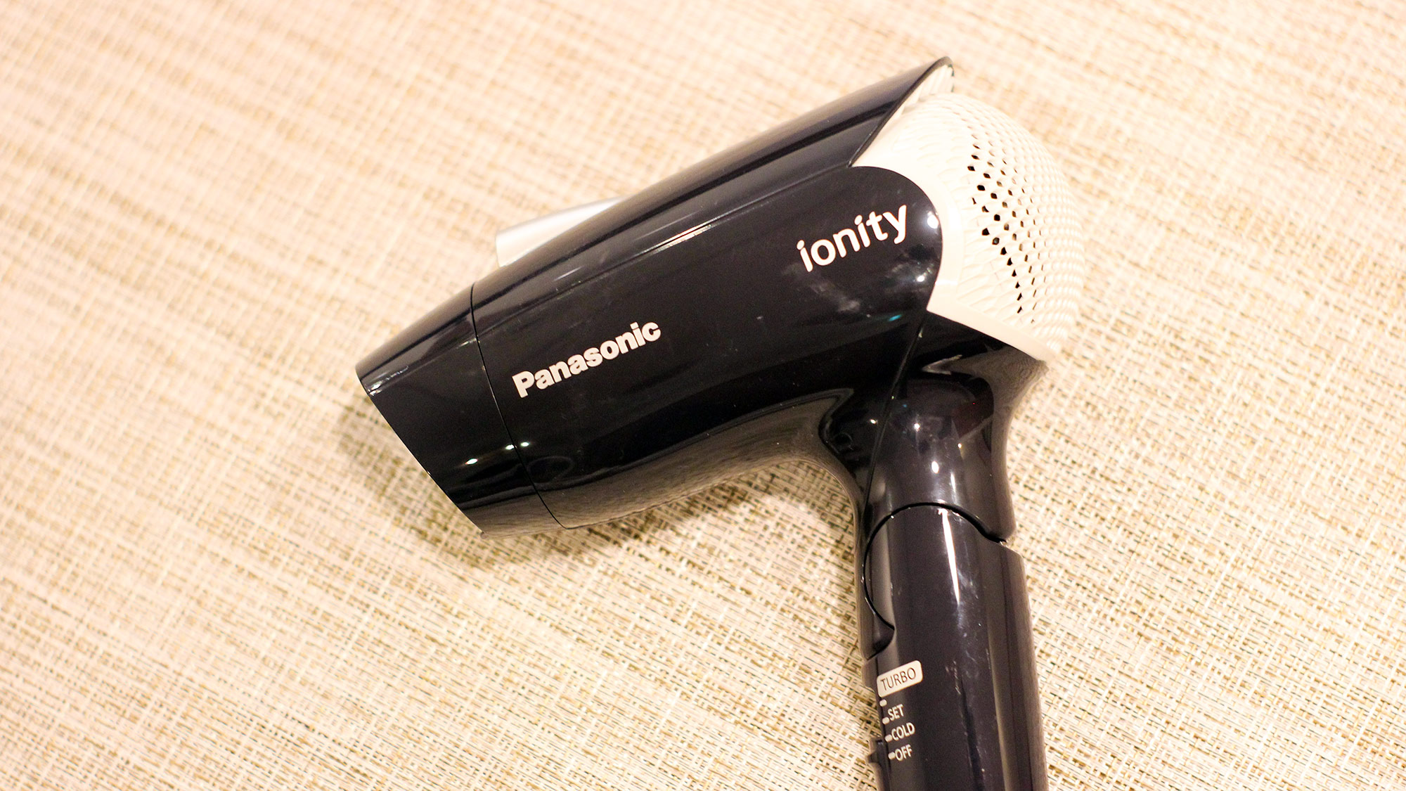 ・【ドライヤー】髪が喜ぶ、優しい風でお風呂上りもスッキリ