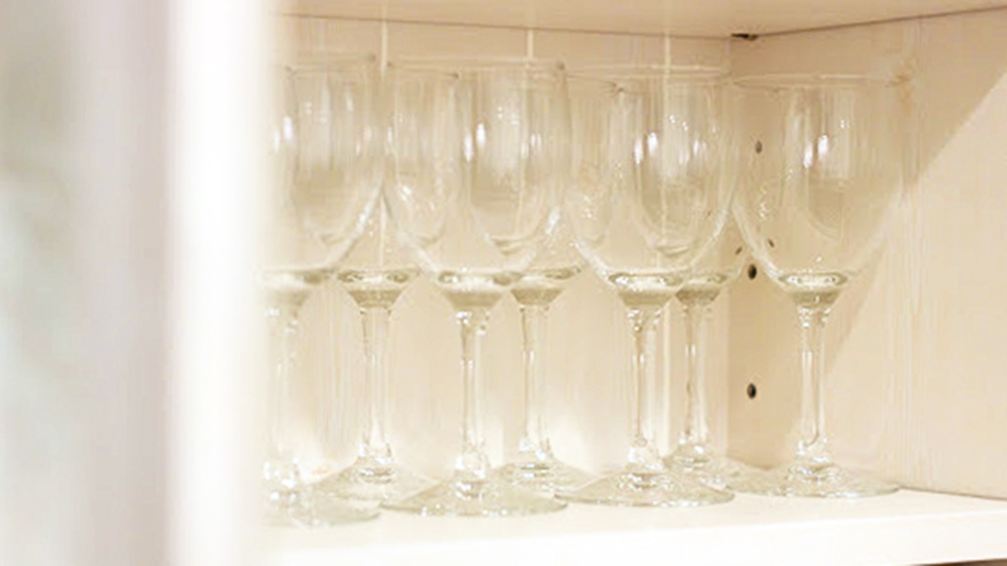 ・【ワイングラス】人数分のワイングラスを完備しております