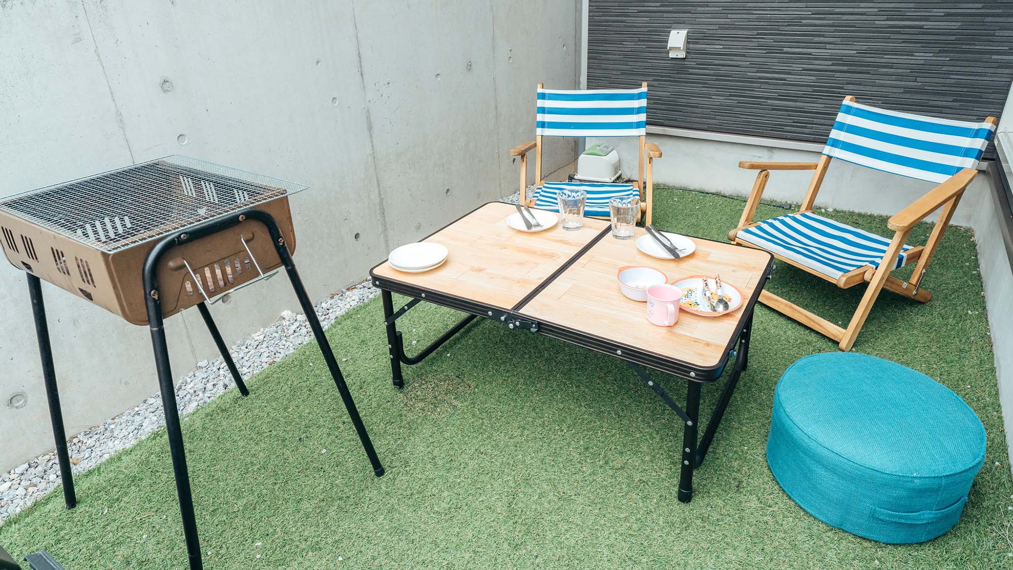 ・【BBQ】機材のレンタル(有料)をご用意。トングや食器、カトラリーを完備しております