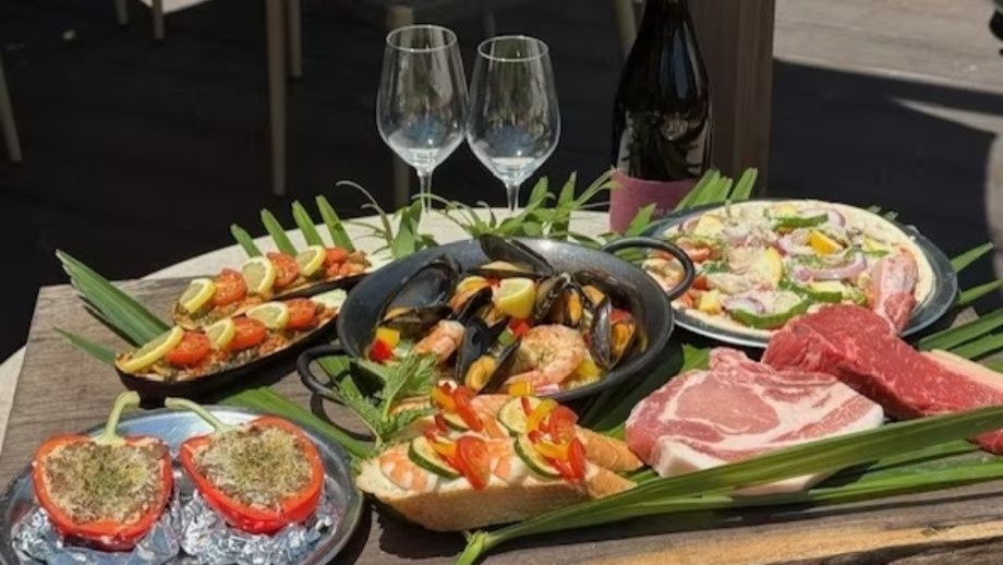 【薪香るピザ焼き体験×グランピング】本格イタリアンBBQステイで「大人」時間を満喫（2食付）