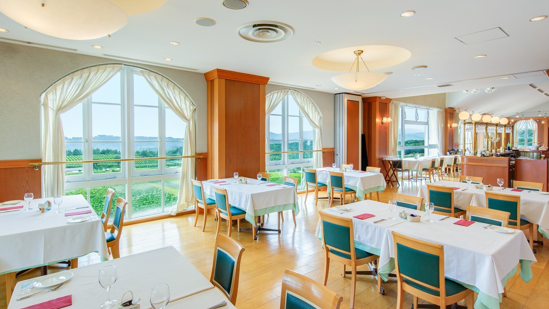 レストランナパバレー