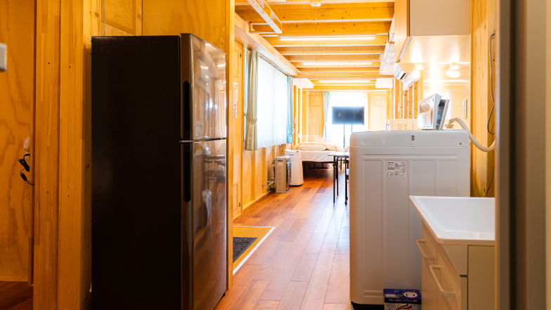 ・【部屋】バストイレ、独立洗面台、洗濯機、冷蔵庫完備。機能的で快適にご利用いただけます
