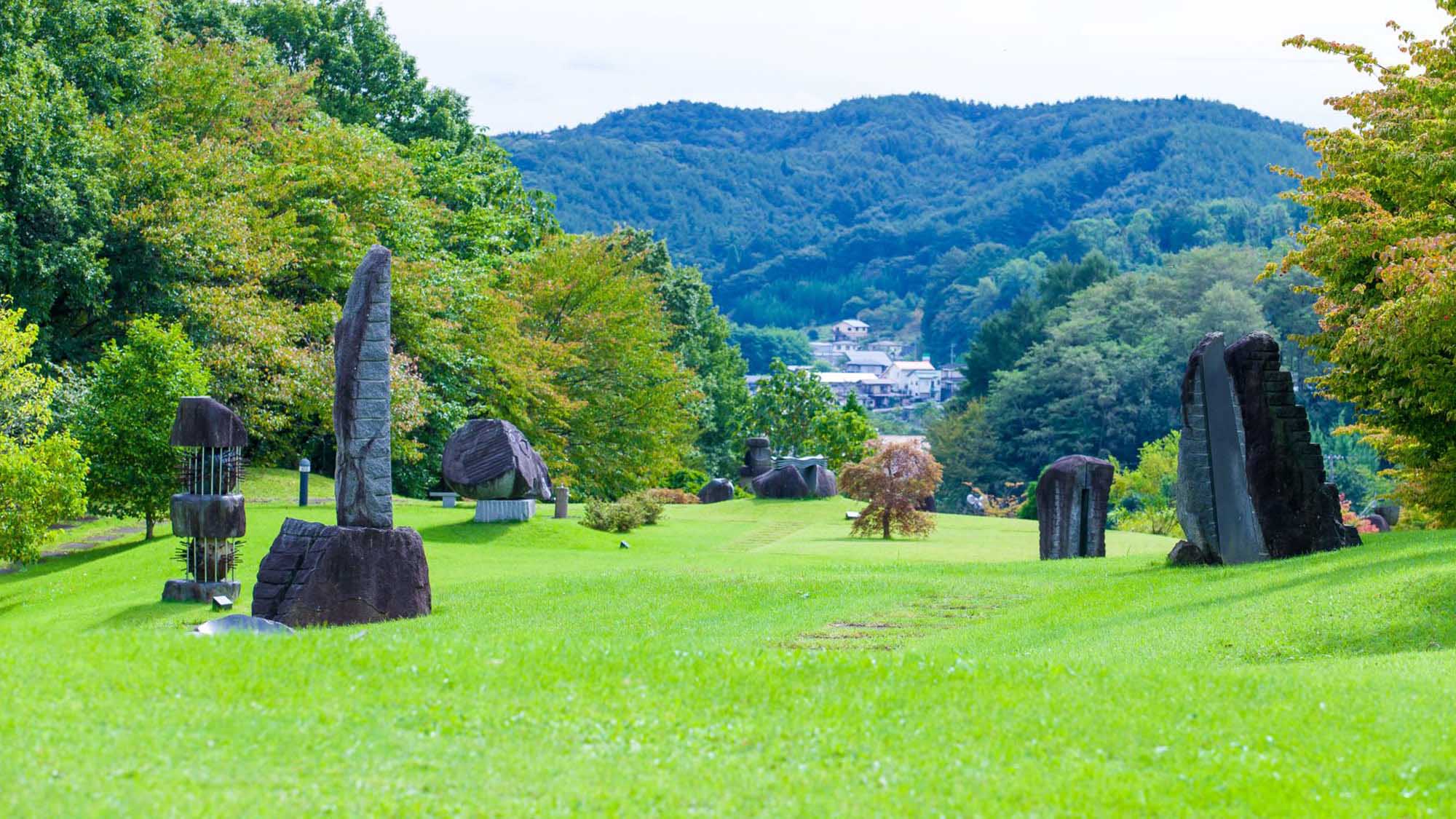 ・【周辺の景色】「奥の嵐山」と呼ばれる雄大な自然を堪能