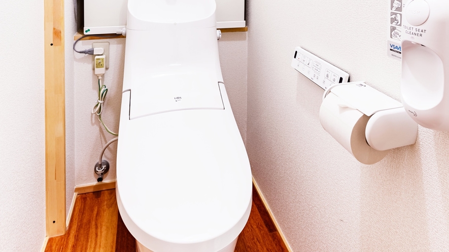 ・【トイレ】温水洗浄機能がついたトイレを完備