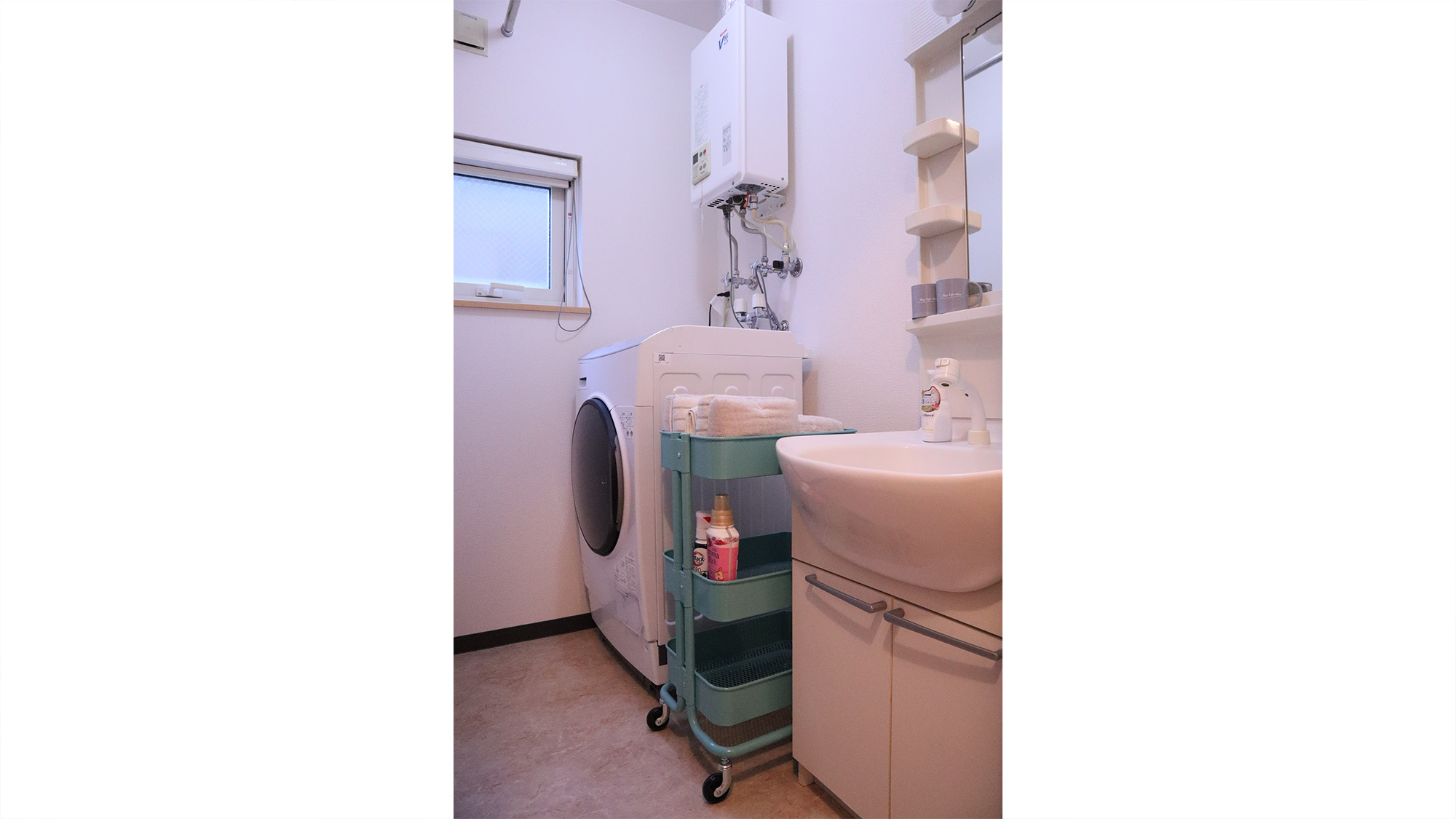 ・【脱衣所】タオル、バスタオルもご用意。清潔さを保つように心がけております