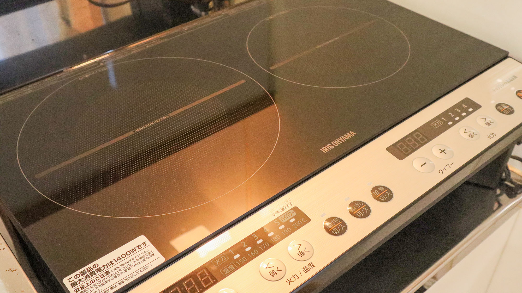 ・【キッチン】2口のIHコンロはタイマー機能付き。快適な調理をサポートします