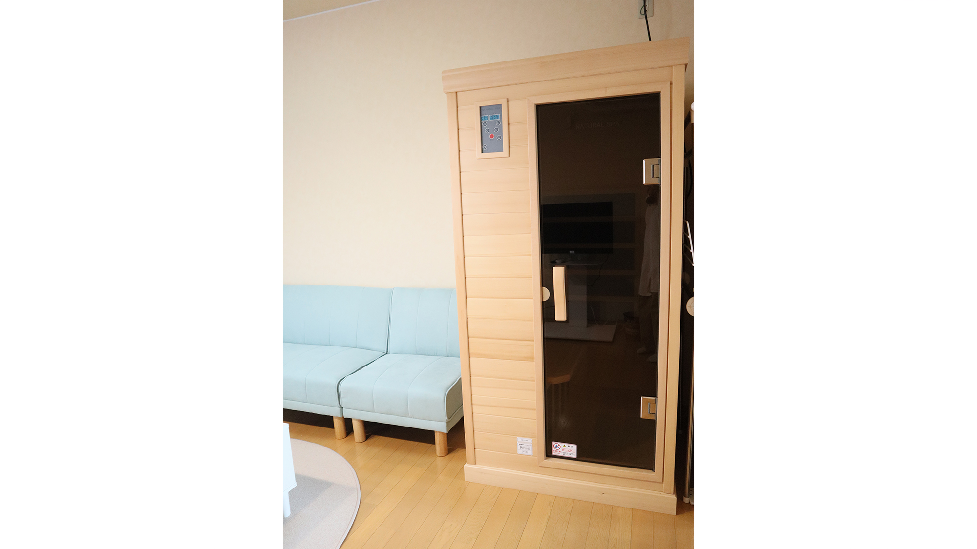 ・【リビング】サウナを設置しているユニークな造り。サウナ好きには堪りません