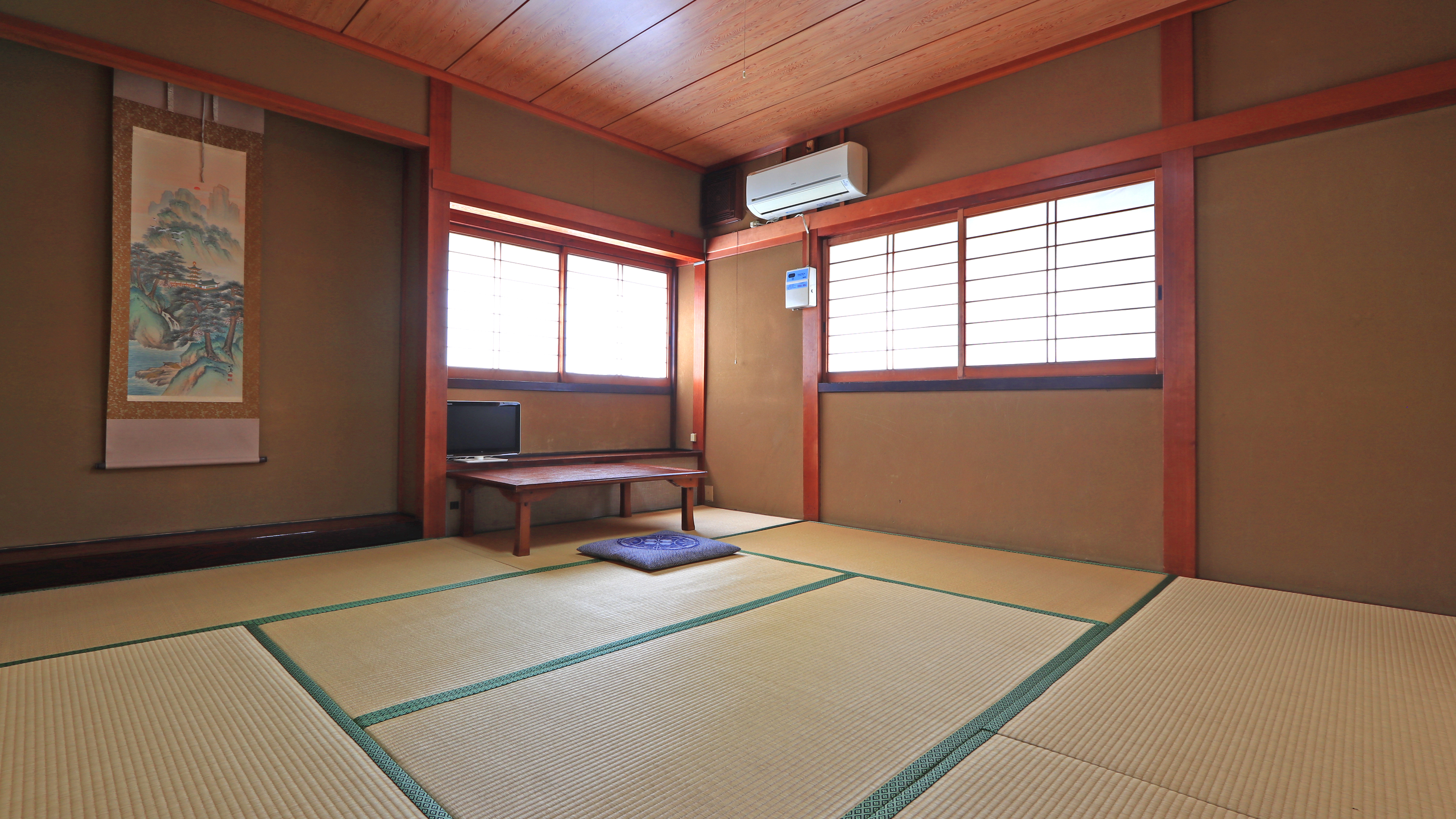 【8畳和室】 -のんびりお寛ぎください-