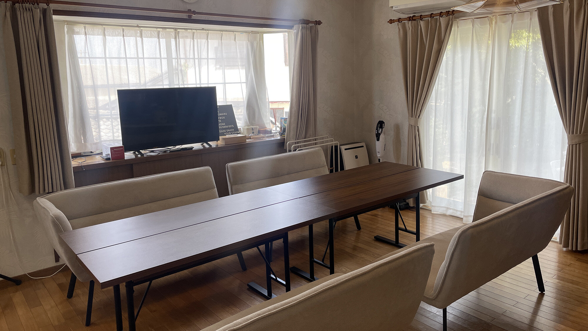 ソファダイニングテーブル(8～10名）