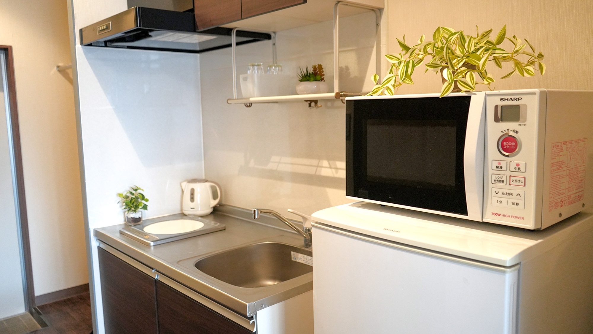 【素泊】国際通りや泊港へは徒歩圏内！全室キッチン＆洗濯機完備で「暮らすように泊まる」沖縄ステイ♪