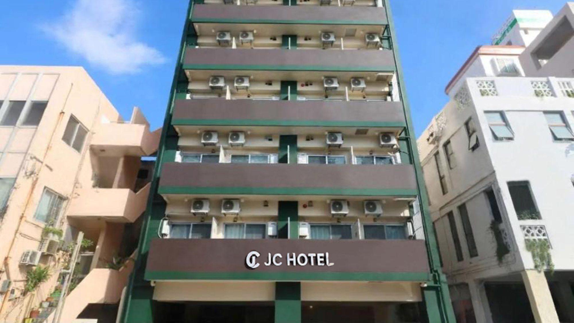 ・【外観】那覇中心部の絶好ロケーション！全室キッチン・洗濯機完備で「暮らすように泊まる」が叶うホテル