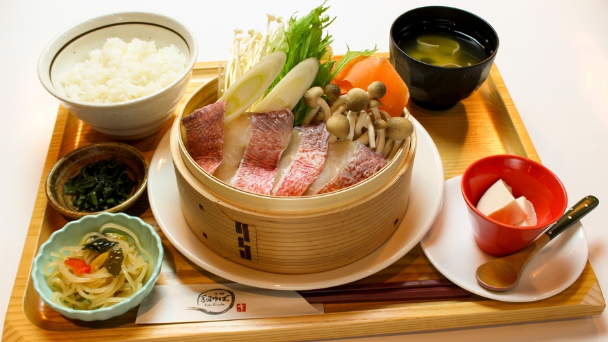 【お手軽夕食】白身魚と野菜のせいろ蒸し定食