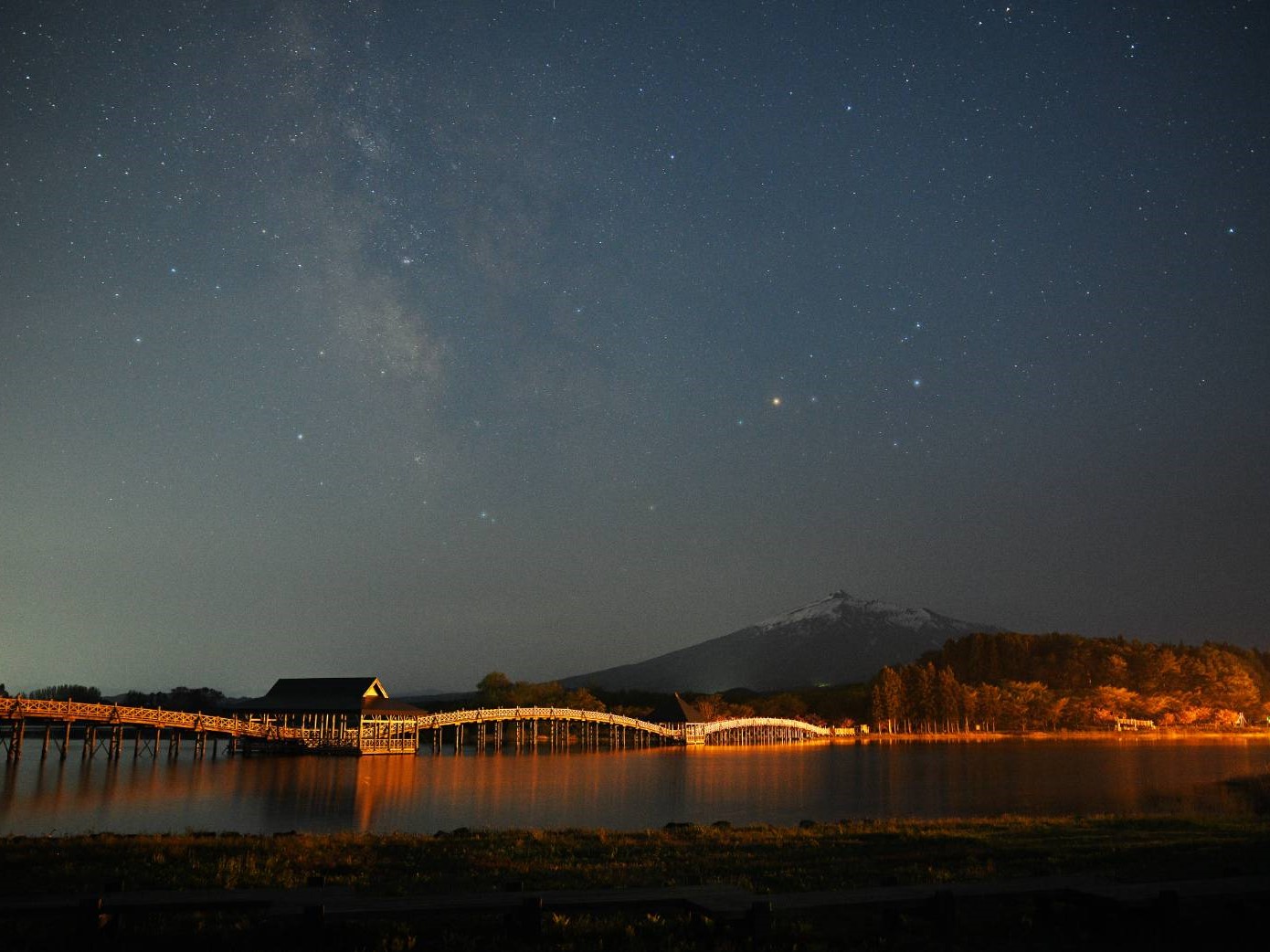 鶴の舞橋と星空