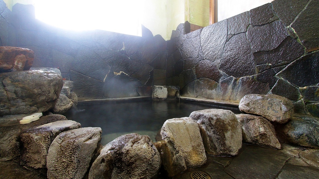 【一泊二食】白川村平瀬温泉唯一の合掌造り温泉宿。静寂のひとときを歴史とともに過ごす。