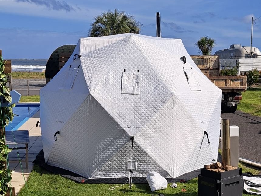 Sotoburu製大型テントサウナ
