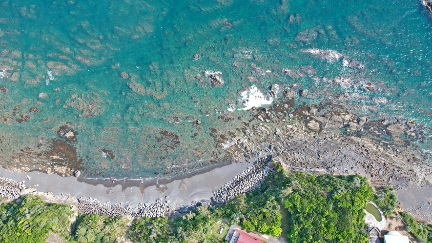 伊勢志摩国立公園内志摩半島の高台の海辺に佇むプライベートヴィラ