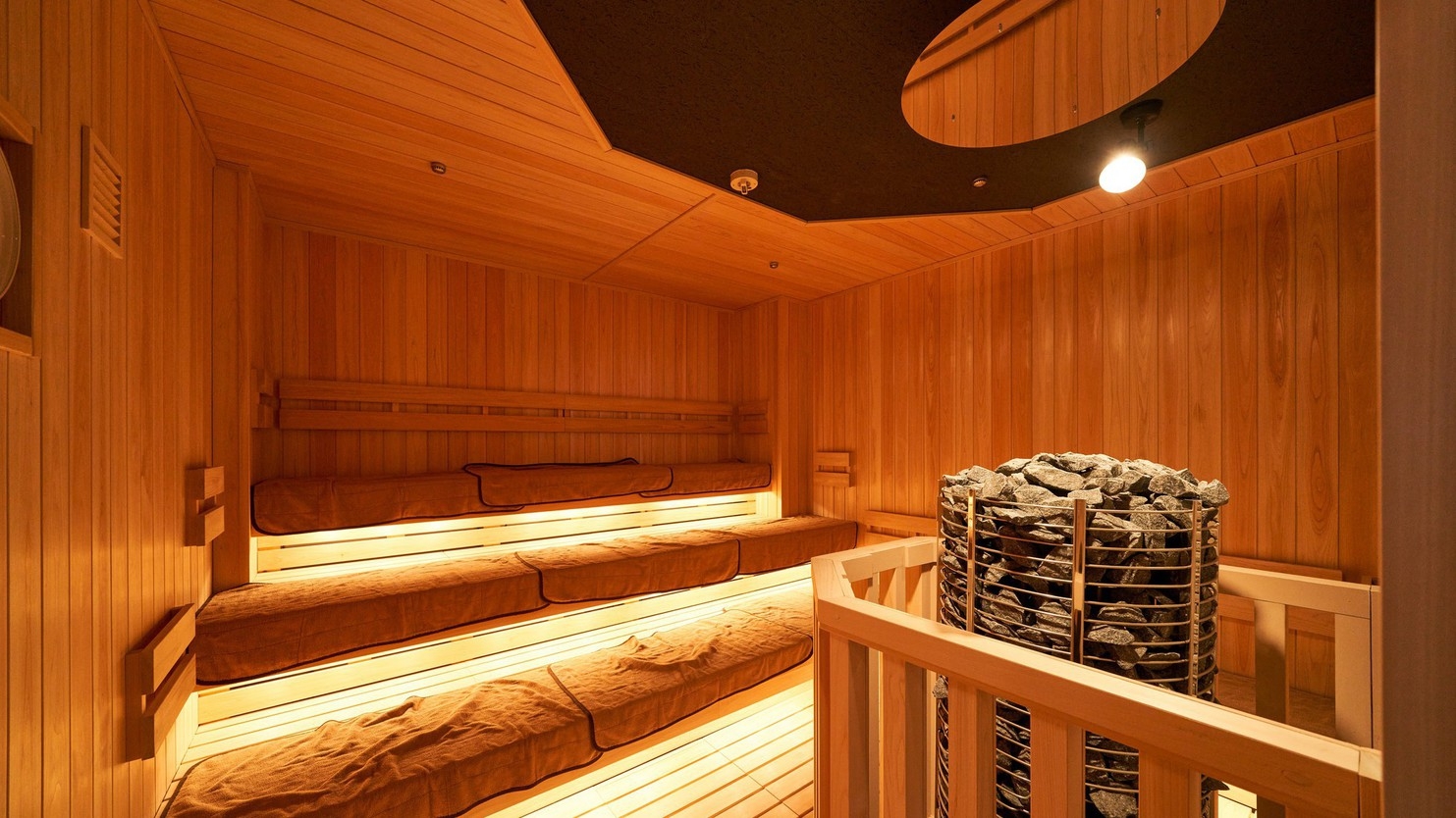 【新春旅×箱根温泉♪/夕食後半】食べ放題・飲み放題付き＆ユネッサン・森の湯入り放題〜1泊2食付き ♪