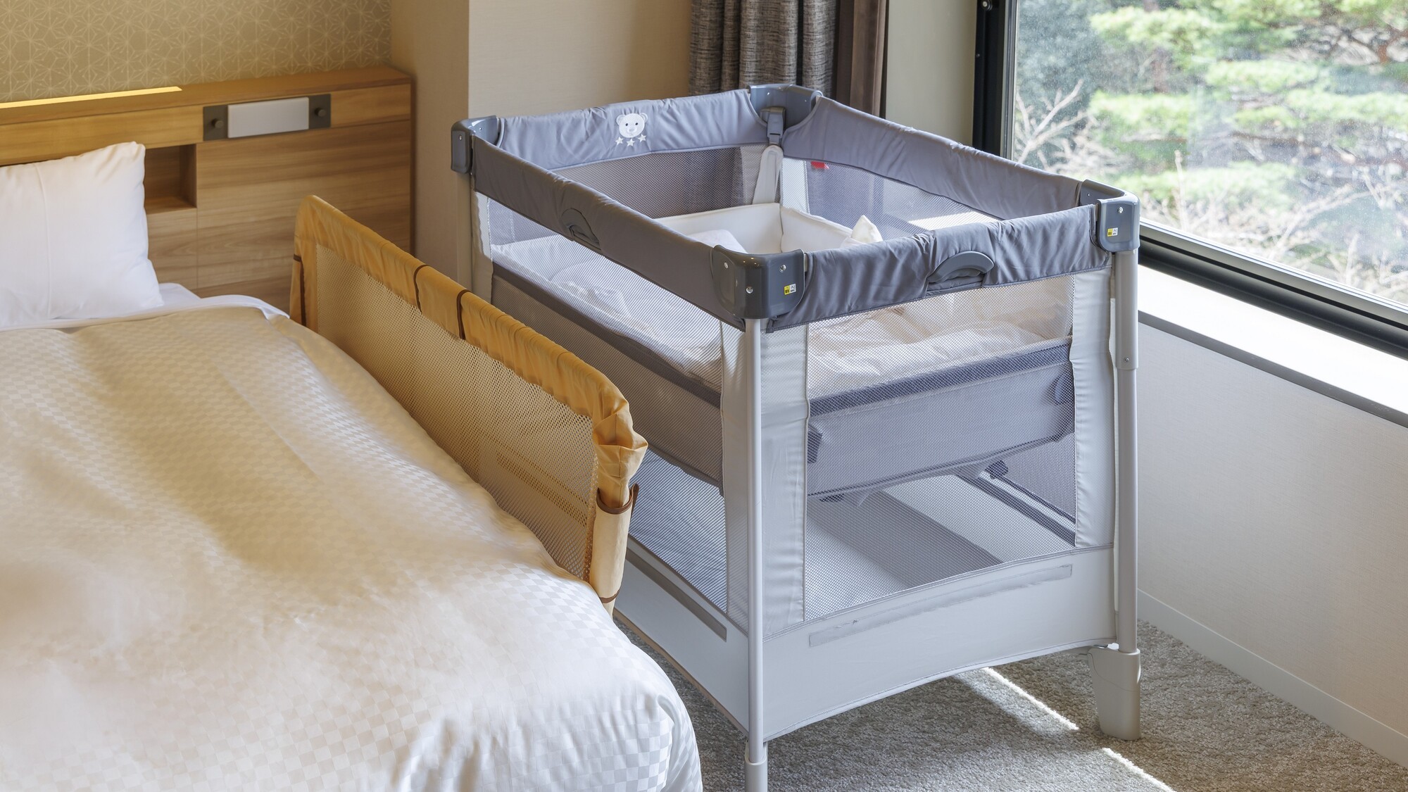 ベビーベッド（一部有料）