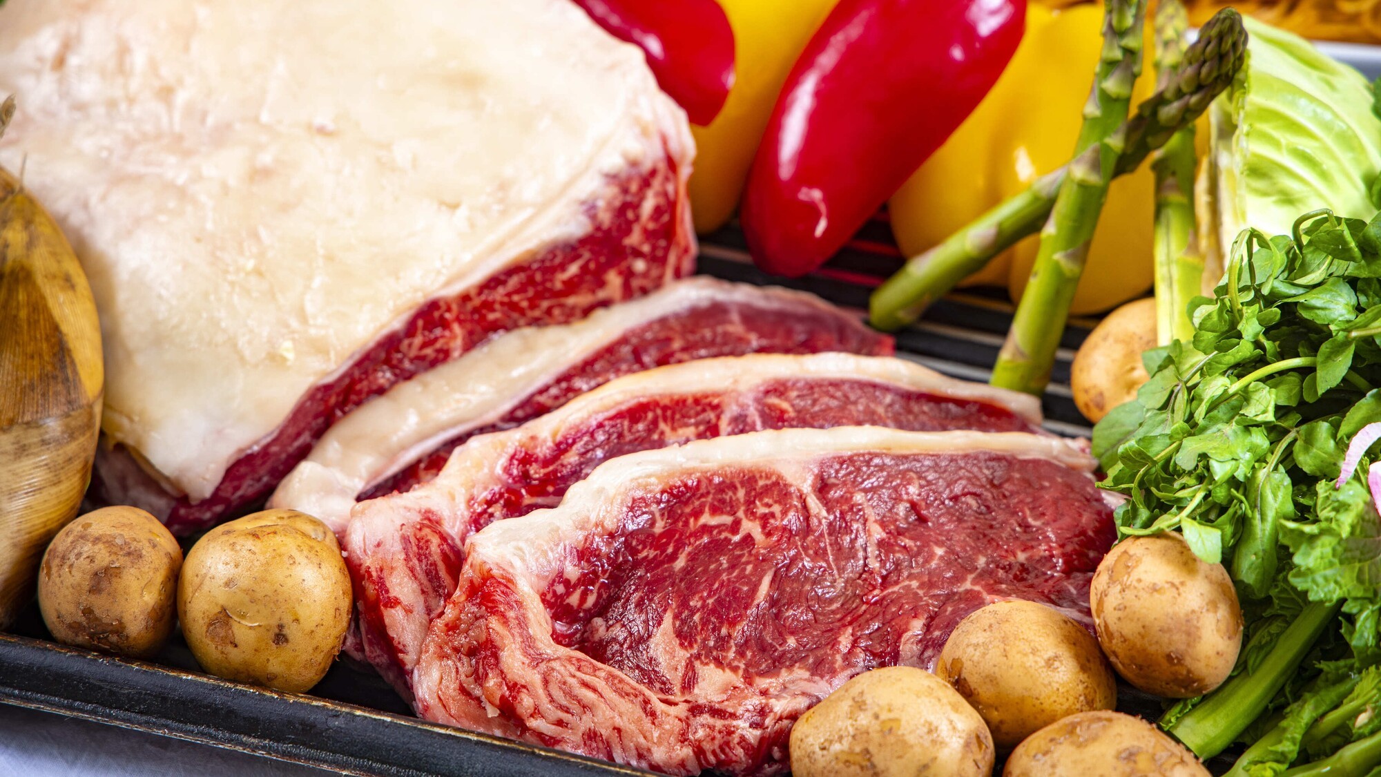 春の夕食ビュッフェ（一例）