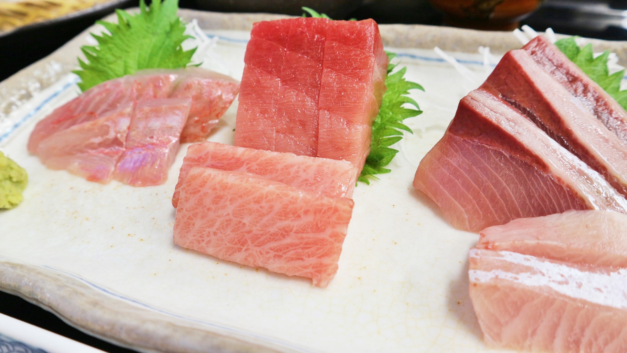 迷ったらコレ！天然まぐろと地元の魚介類を半分ずつ♪スタンダード2食付プラン