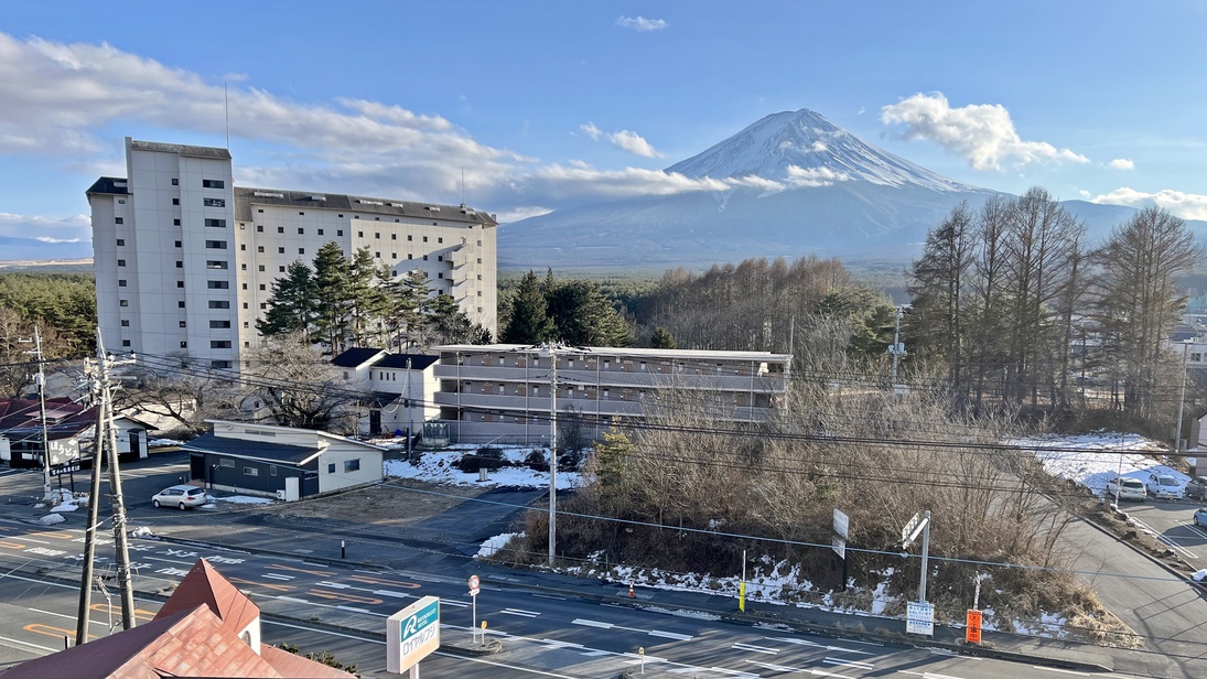 ＜長期連休＞【訳あり×素泊まり】眺望なしのお部屋のためお得！スーパー隣接＆富士急お車3分＆大浴場完備