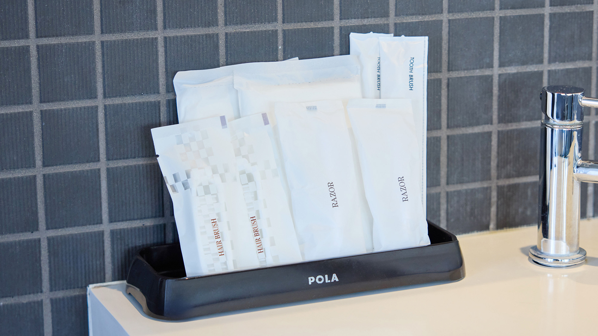 ・【アメニティ】ハミガキセット、カミソリ、くし等のアメニティをご用意