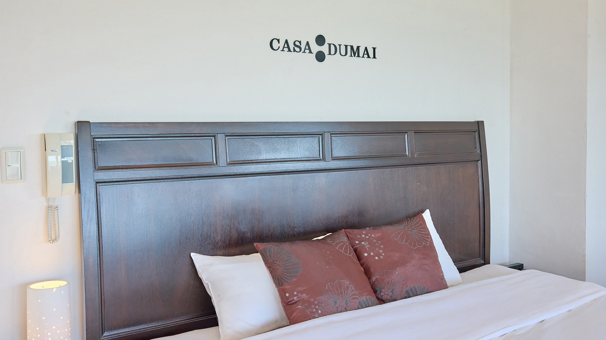 ・【302 スター】キングサイズのベッド完備。2名様でもゆったりご利用いただけます