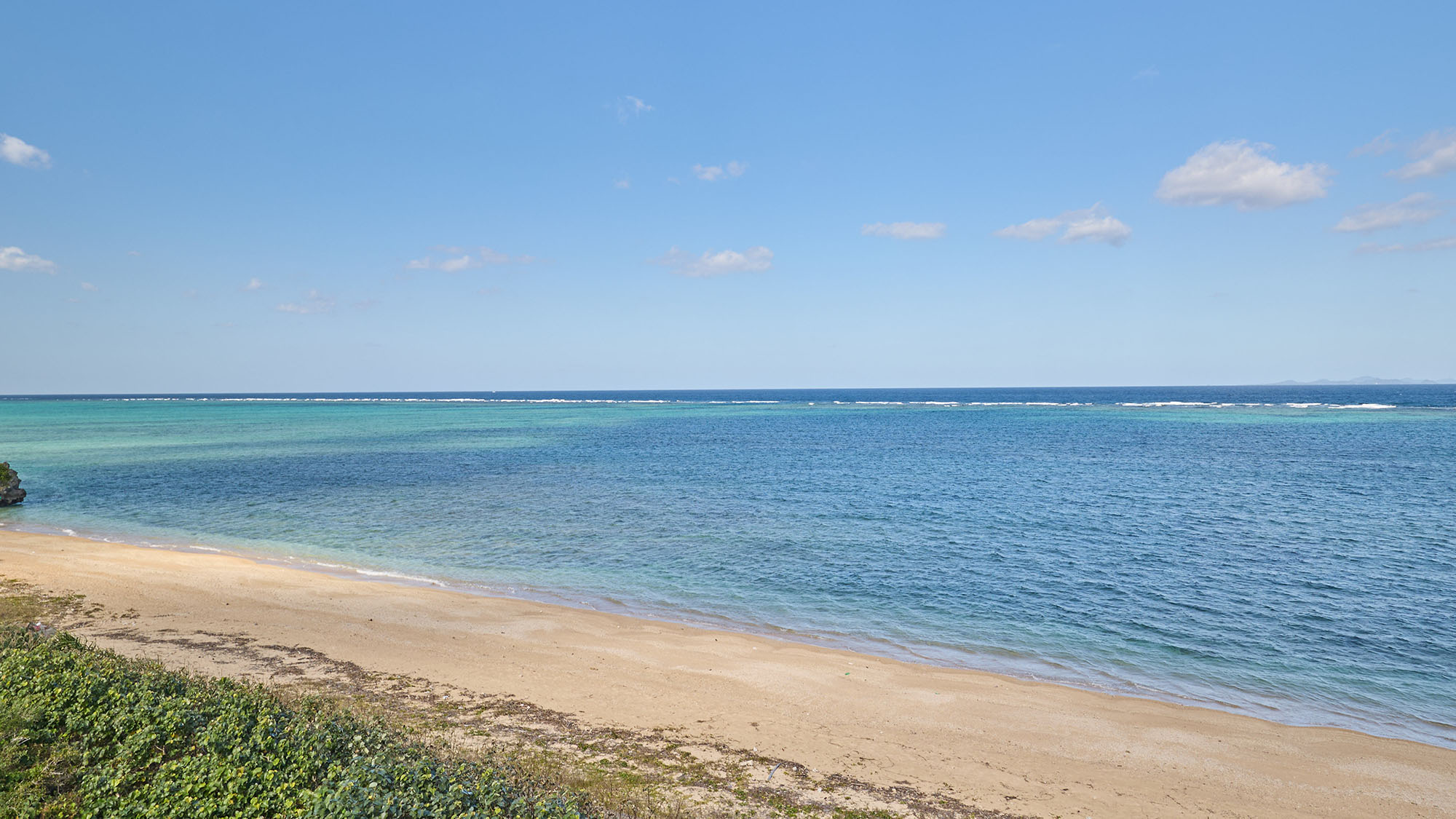 ・【ビーチ】当施設目の前に天然ビーチがございます※ご利用の場合は安全に十分ご留意ください