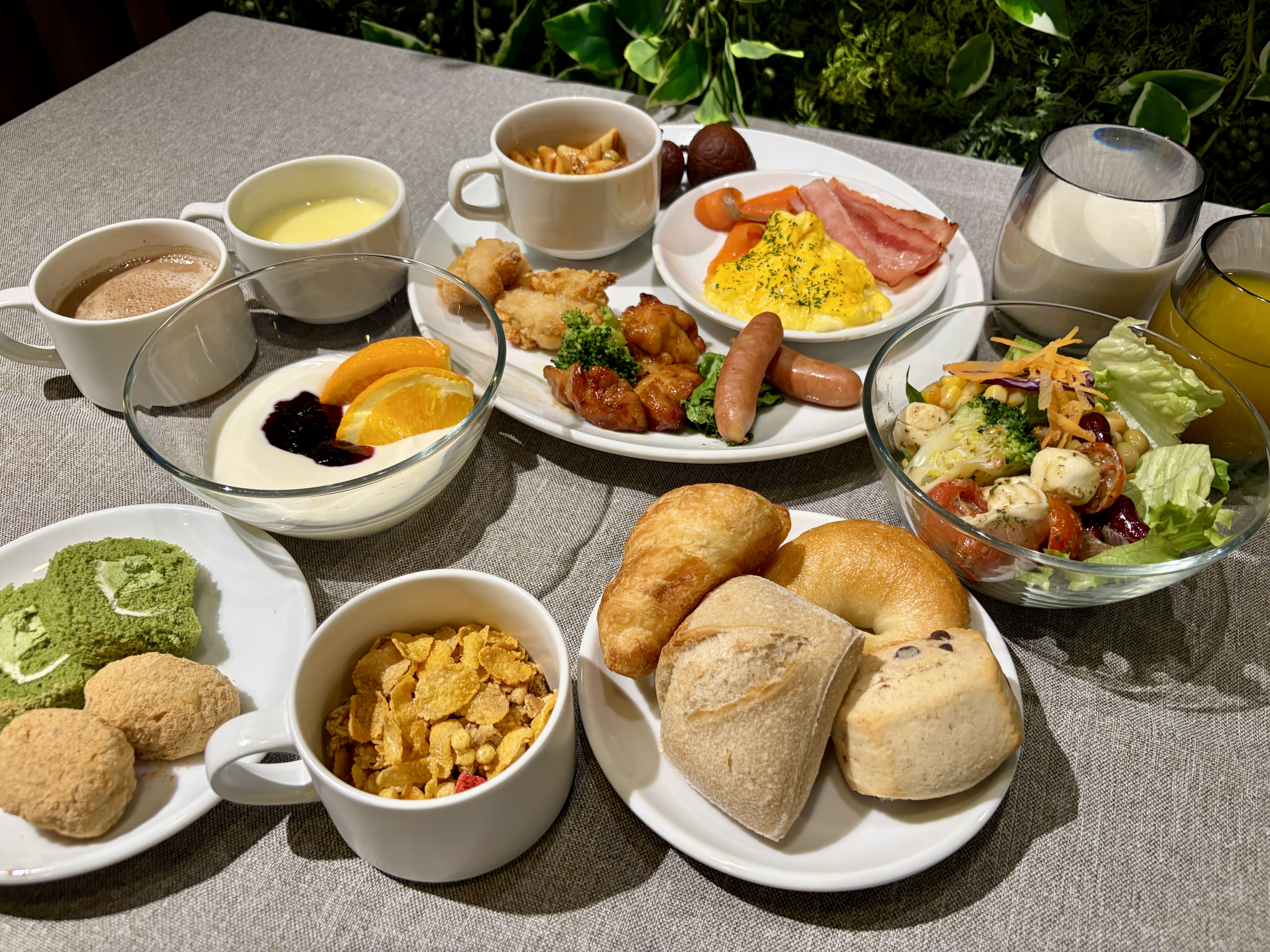 朝食