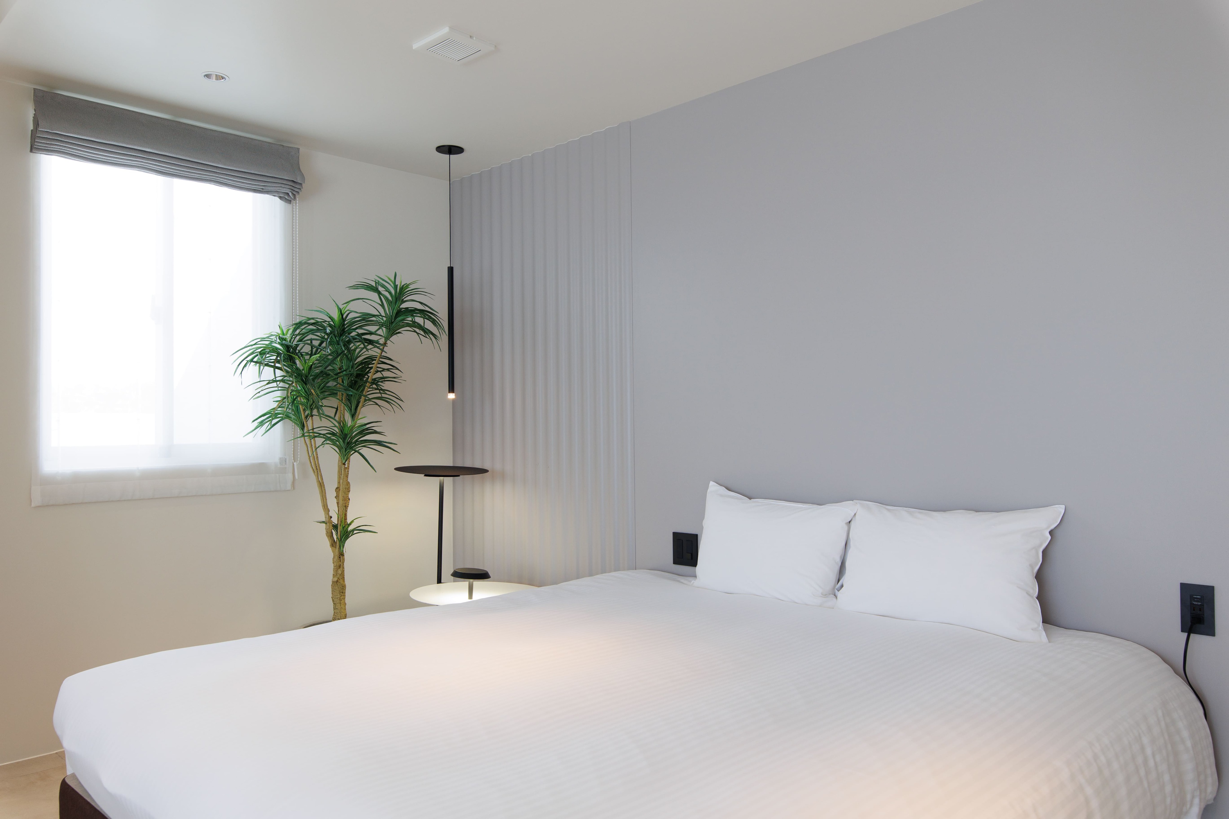 Room E ベッドルーム