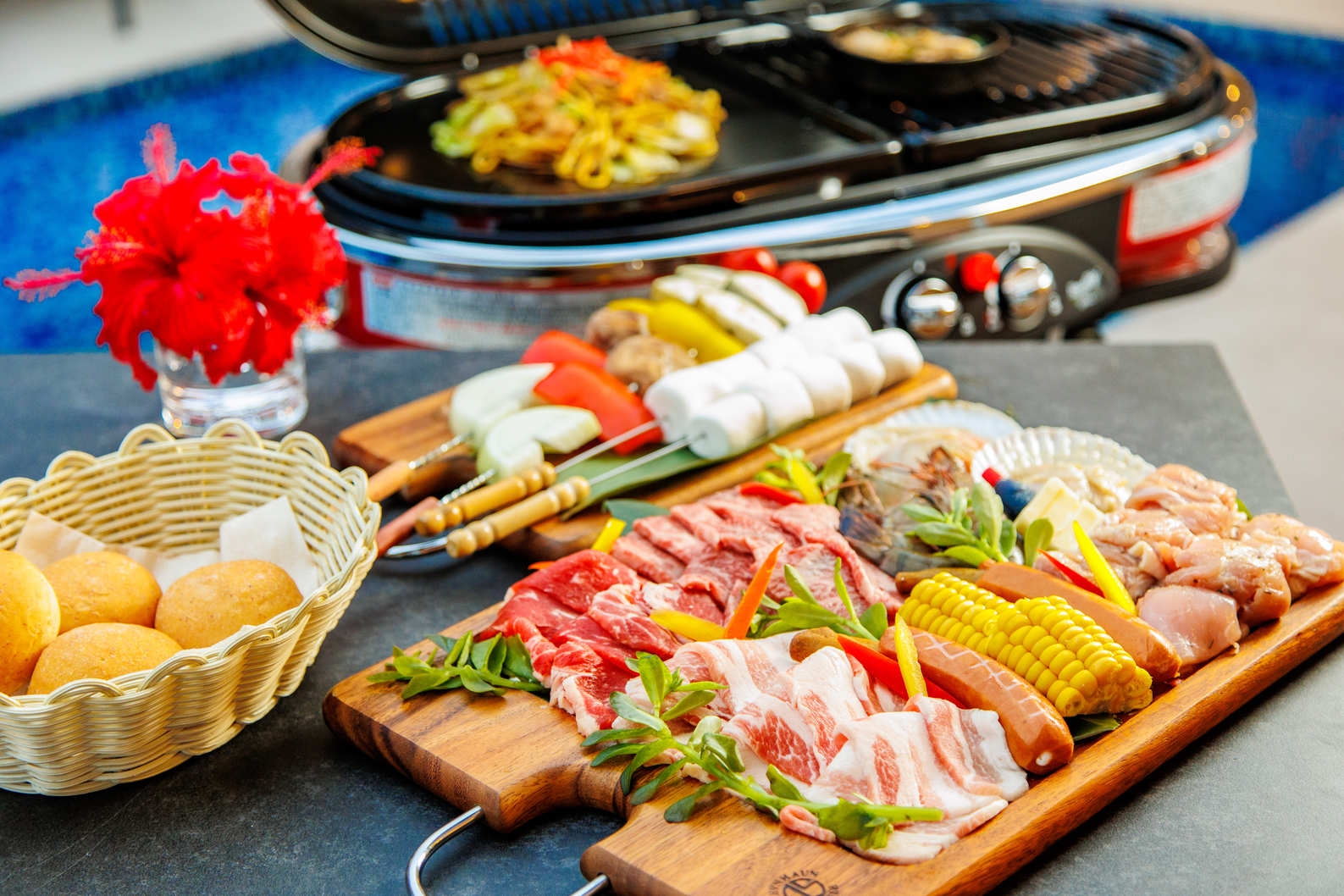 【お部屋のプライベートテラスで】宮古牛や海鮮が味わえる！スペシャルBBQプラン