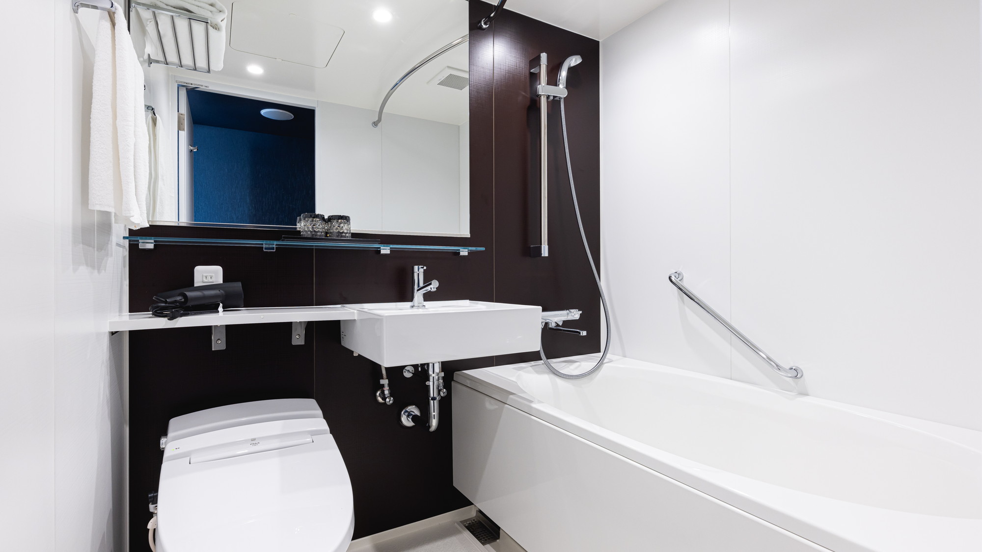 【ハリウッドツイン】広々としたバス・トイレユニット。