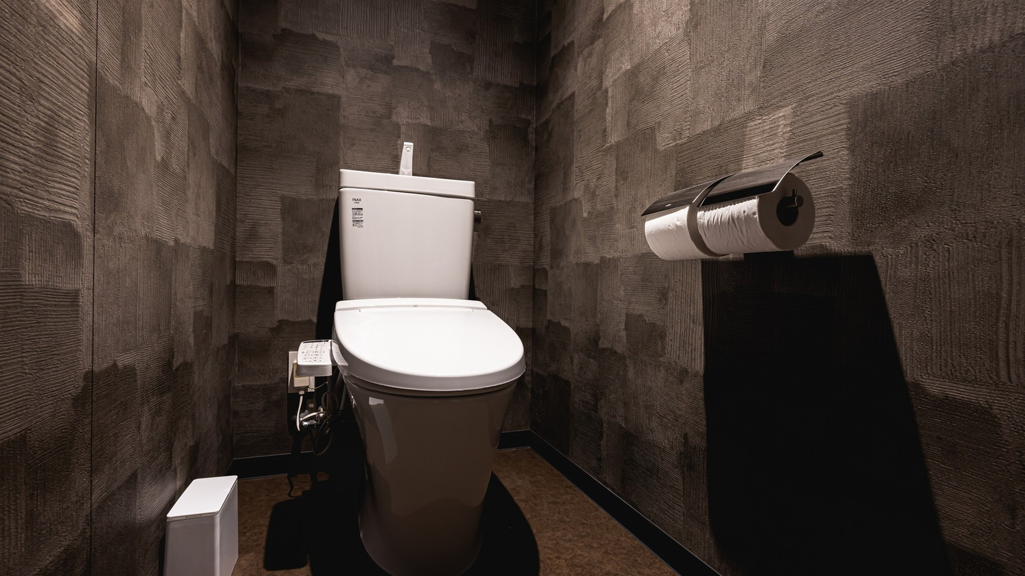 【スーペリアツイン】広々としたトイレをご利用ください。