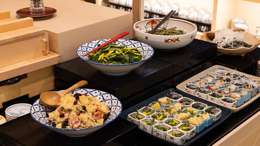 【朝食】京都の食文化や地域食材を使った、旅の物語に花を添えるオリジナルビュッフェ。