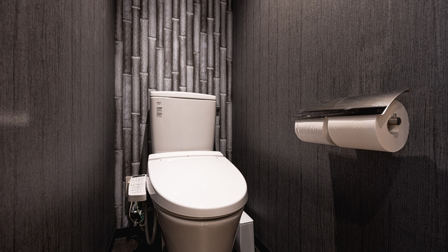 【デラックスツイン】トイレ空間でも和を感じられるデザイン。