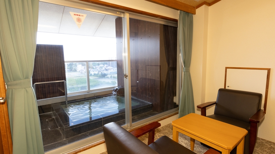 【カップルにおすすめ】露天風呂付客室　一泊二食付き和食膳＋ハーフバイキングプラン！