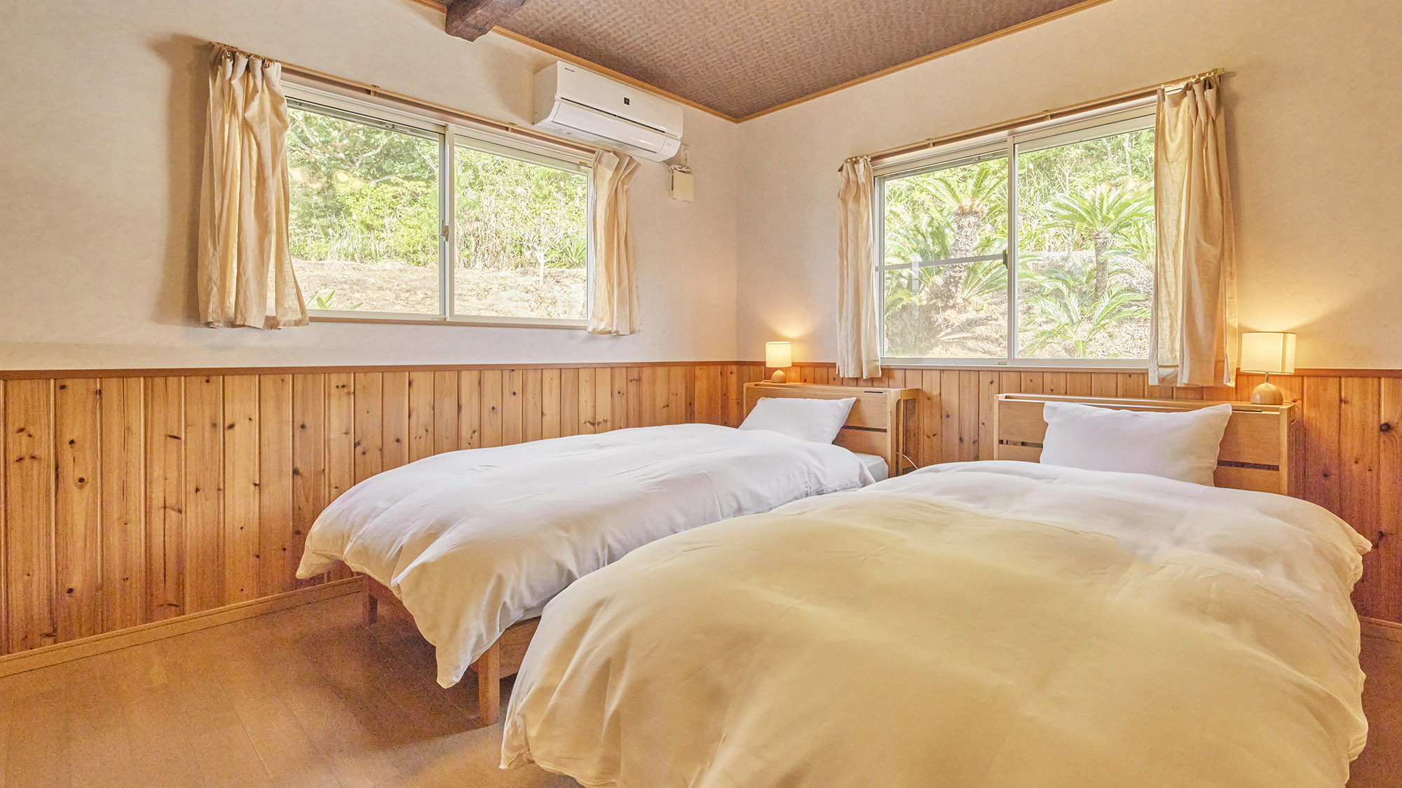 ・【マウンテンルーム】大自然に包まれた癒しの寝室です。朝は気持ちよく過ごせますよ