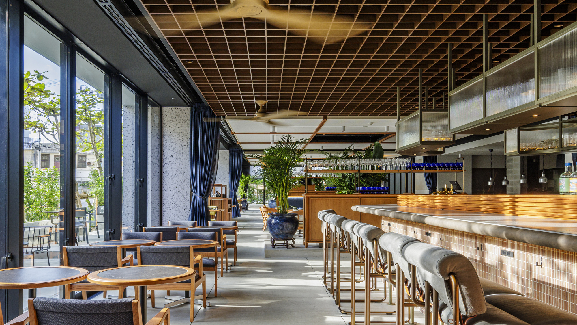 【オールデイダイニング｜ A LONG VACATION.】