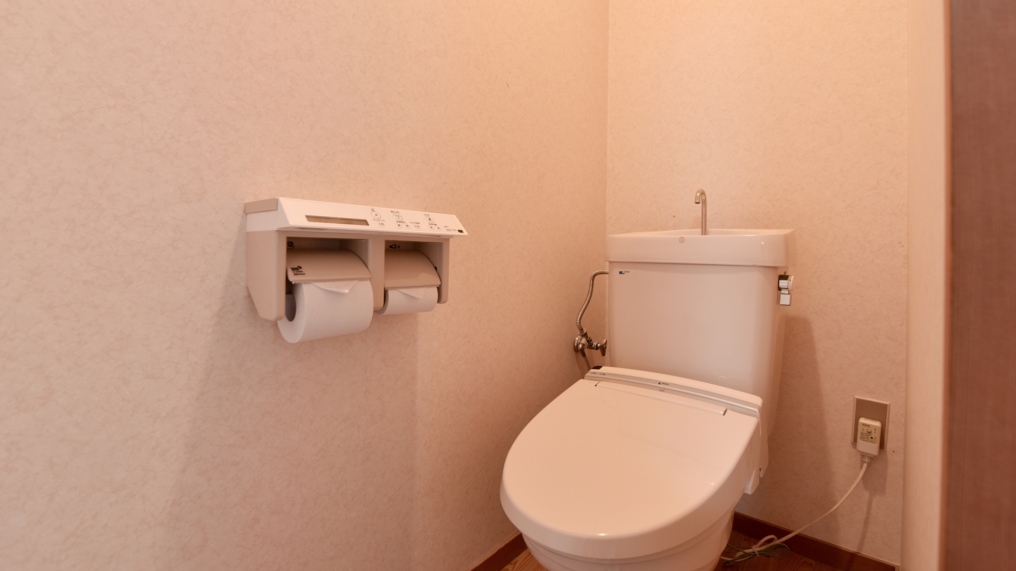 【*和室（バス付）】お部屋のトイレは全室リニューアル済み。