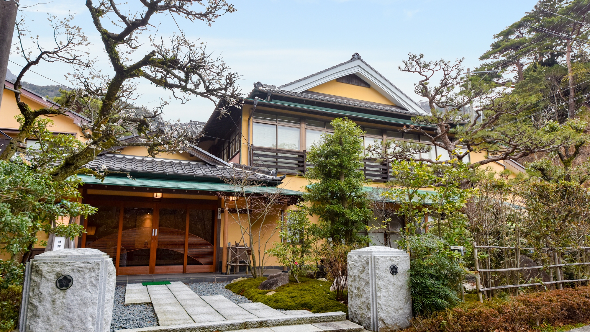 【*外観】懐かしい雰囲気を感じる純和風旅館です。