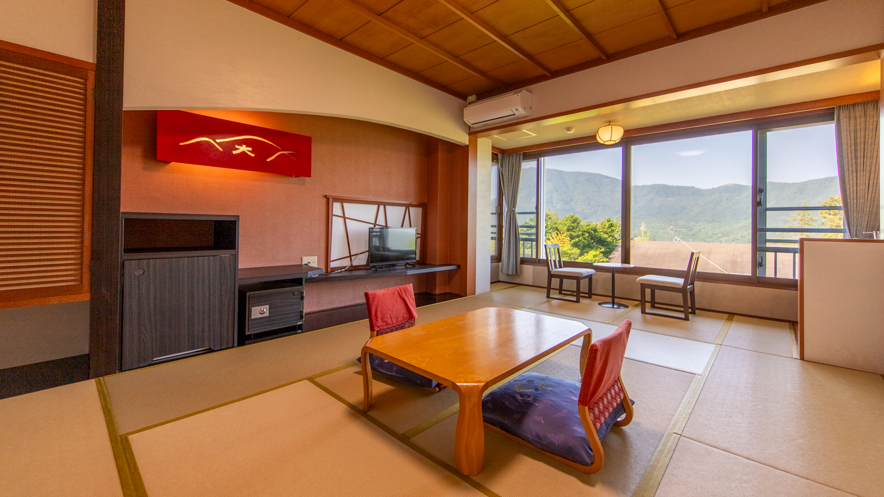 ＜別館さくら亭 客室一例＞10帖和室＋広縁「明星」